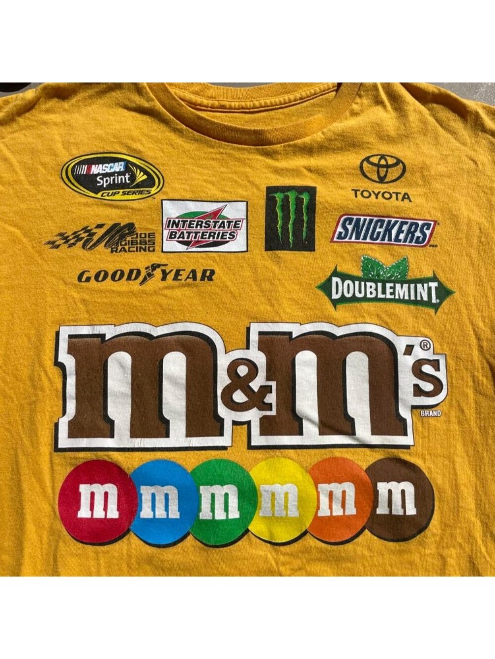 NASCAR Kyle Busch M&M's Racing T-Shirt with M&M's logo and colourful candies - Picture 2 of 6
